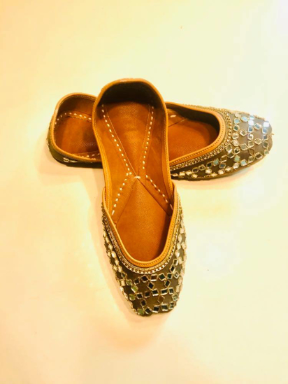 Picture of Mirror Work Punjabi Juttis/Mojaris